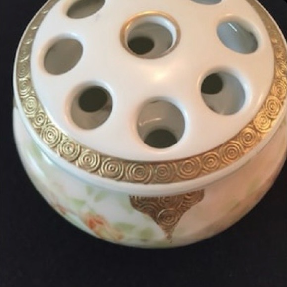 Royal Bayreuth Gilt China Floral Hatpin Holder or Vase w/Frog - Made in Germany - Picture 4 of 9